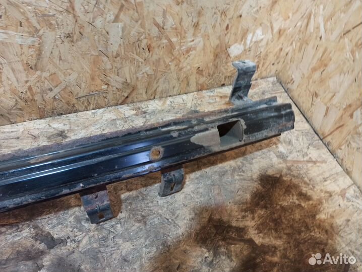 Усилитель заднего бампера Hyundai Tucson 1