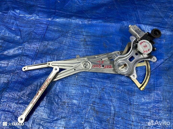 Стеклоподъемник на toyota premio ZZT240 1zzfe