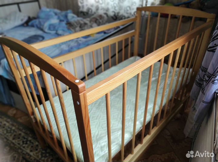 Детская кроватка
