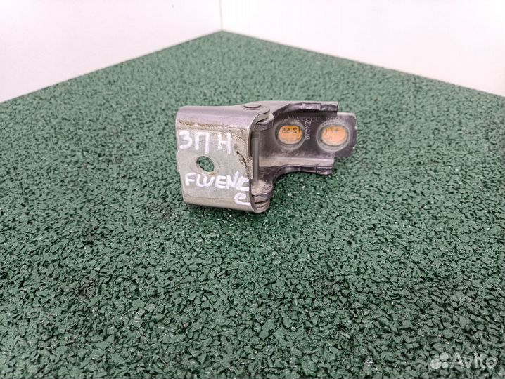 Петля двери нижняя Renault Fluence