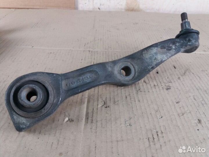 Рычаг поперечный передний левый Mercedes-Benz