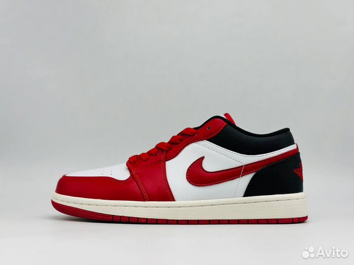 Кроссовки Nike Air Jordan 1 Low Reverse Black Toe