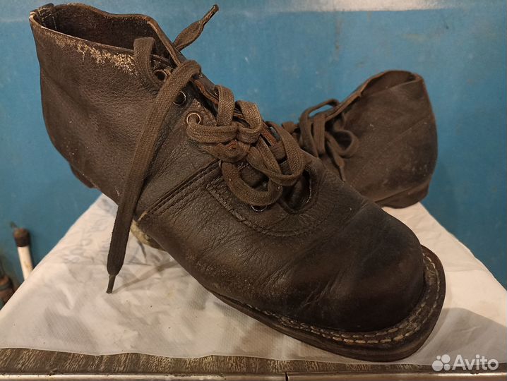 Лыжные ботинки классические