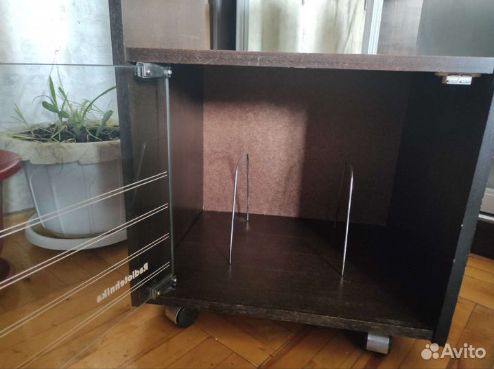 Тумба-стойка для радиоаппаратуры Radiotehnika