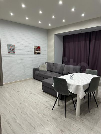 2-к. квартира, 64 м², 8/12 эт.