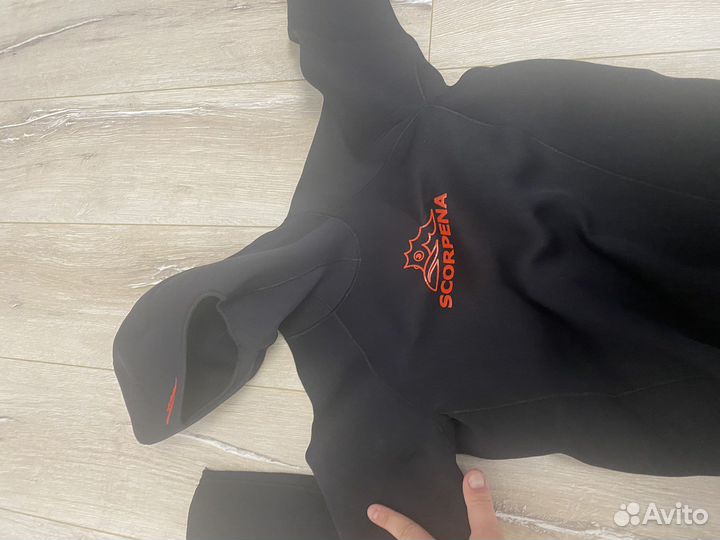 Гидрокостюм