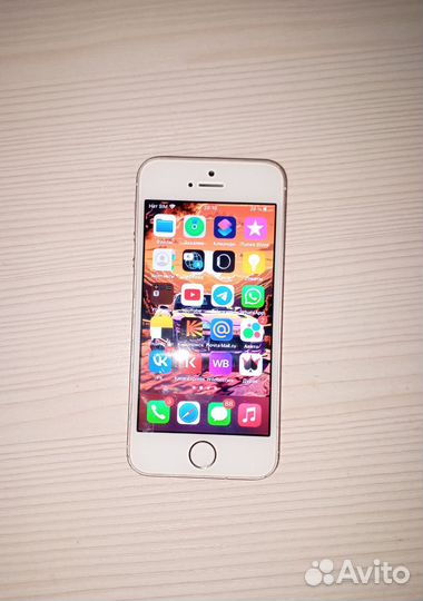 iPhone SE, 32 ГБ