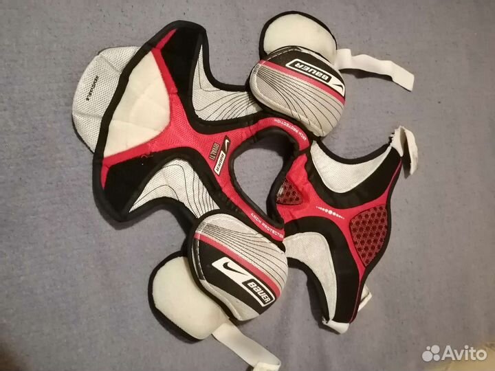 Нагрудник хоккейный bauer