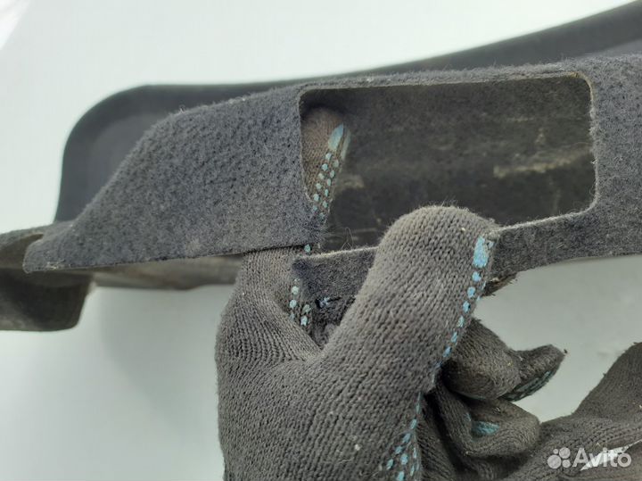 Обшивка крышки багажника Ford Focus 2