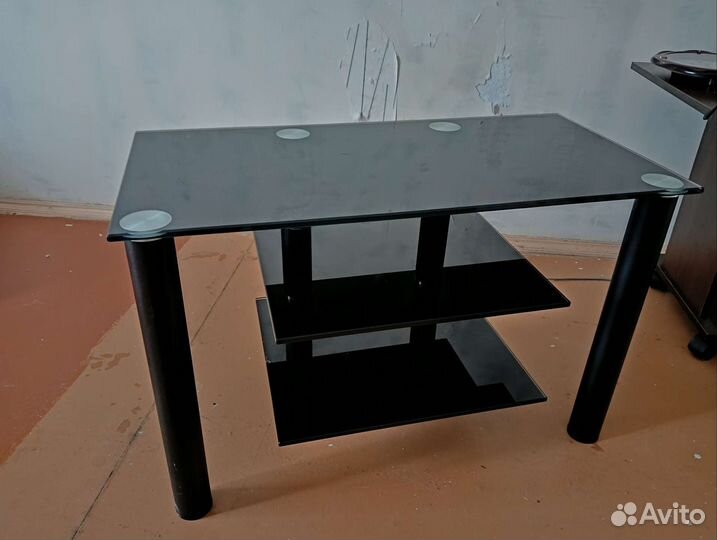 Стеклянная тумба под тв