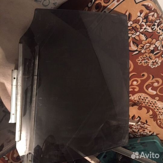 Боковые стекла задние правая сторона на toyota