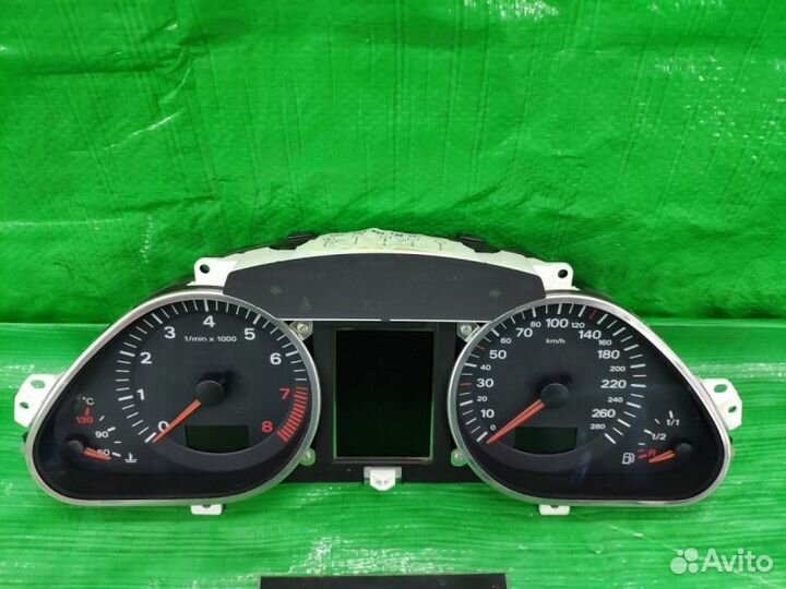 Панель приборов Audi Q7