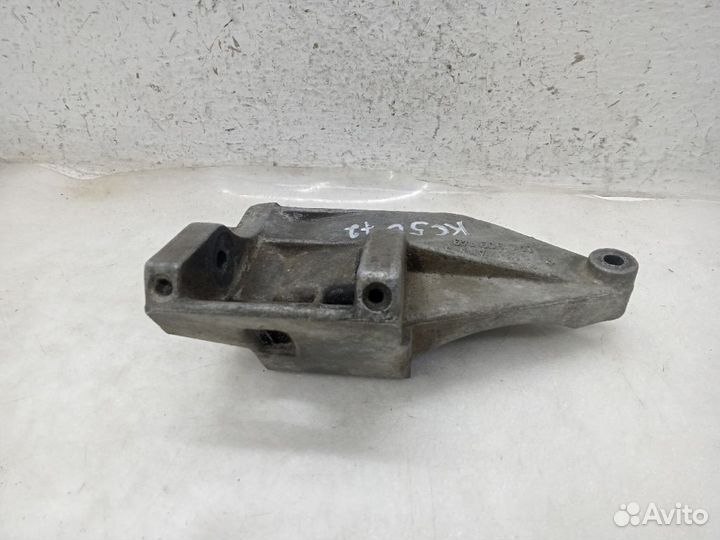 Кронштейн генератора volkswagen LT