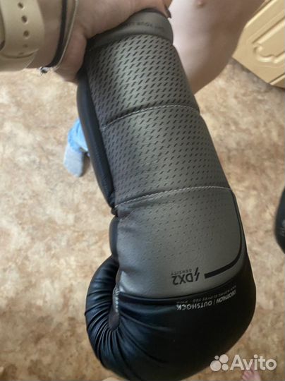 Боксерские перчатки