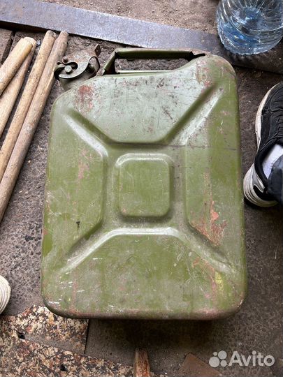 Канистра 20 литров железная