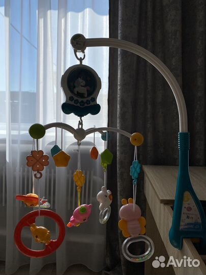 Музыкальный мобиль в кроватку