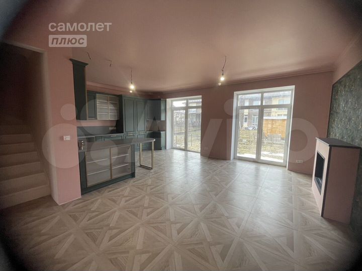 Таунхаус 135 м² на участке 4,2 сот.