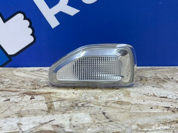 Повторитель поворота передний правый Renault