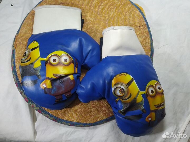 Боксерские перчатки с грушей