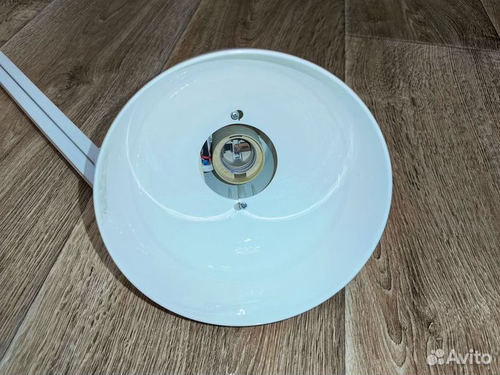 Светильник настольный бета