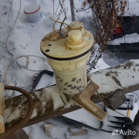 Топливный насос Toyota Corolla 120