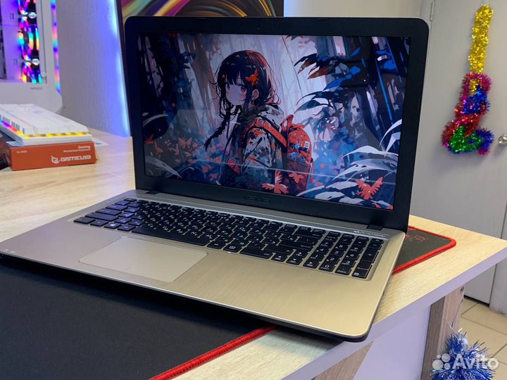 Ноутбук Asus для интернет-сёрфинга