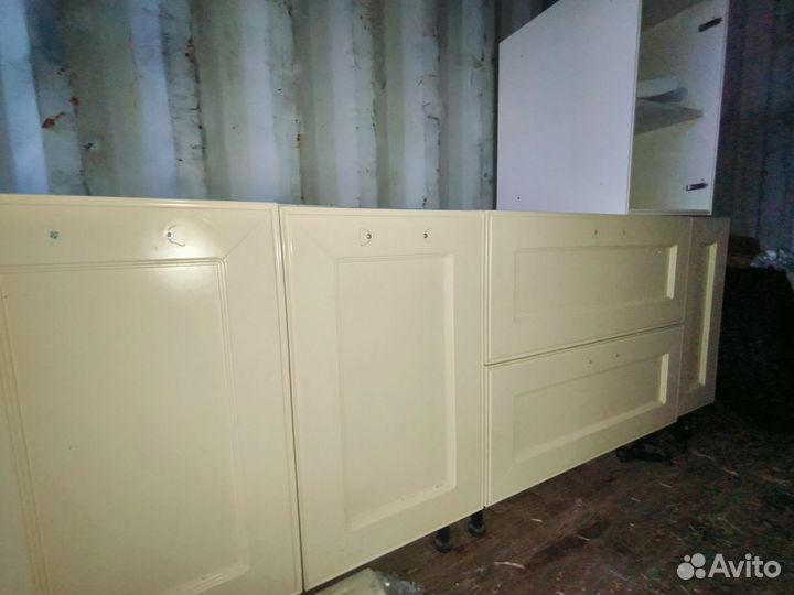 Кухонный гарнитур массив