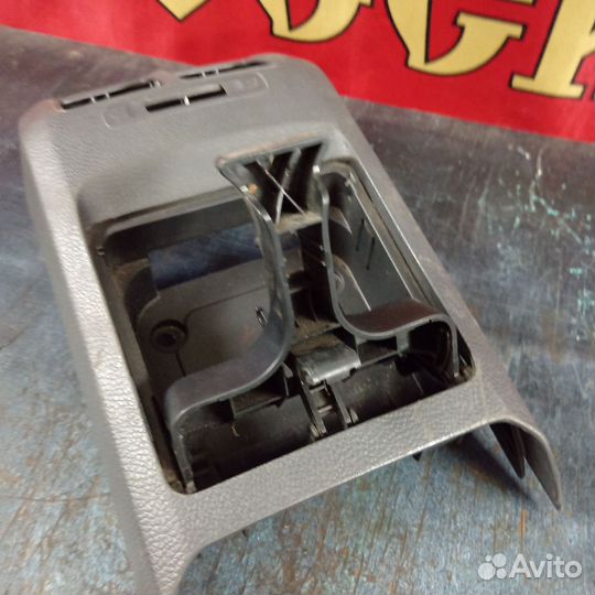 Задняя консоль Volkswagen Golf 5