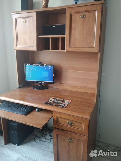 Компьютерный стол