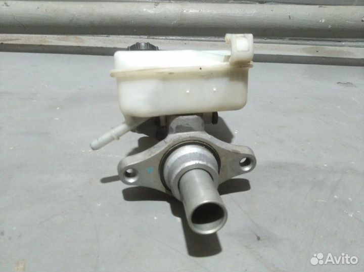 Главный тормозной цилиндр Ford Fusion хетчбек 1