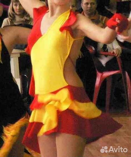 Продаю комплект бальных платьев для Юниоров-1