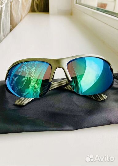 Очки с чехлом солнцезащитные спортивные