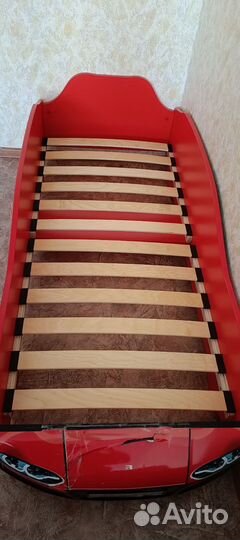 Детская кровать машина
