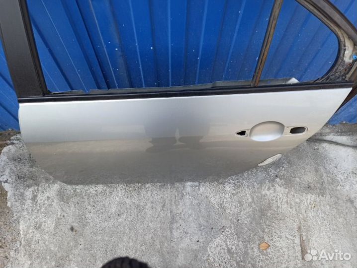 Дверь задняя левая Nissan Primera P12 седан QG16