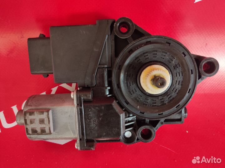 Моторчик стеклоподъемника передний правый Оптима 4