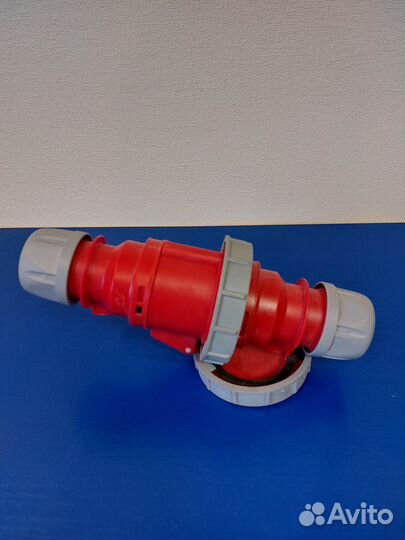 Трёхфазная розетка PCE 32А 380V 3P+E IP67