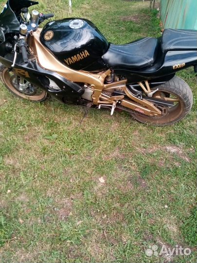 Мотоцикл Yamaha R1
