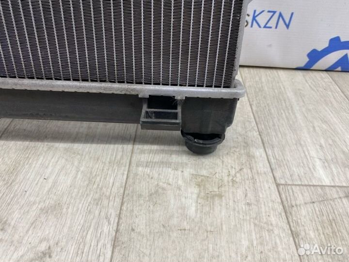 Радиатор охлаждения двигателя Mitsubishi Outlander