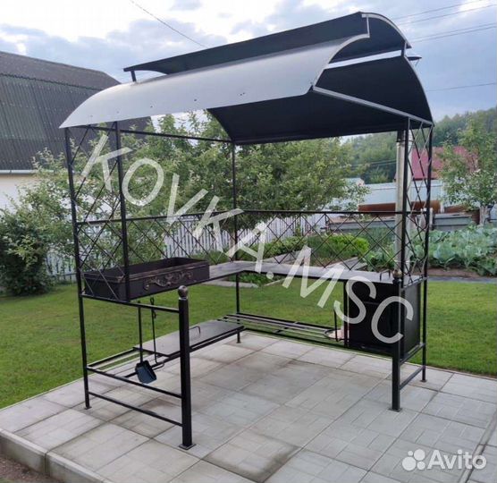 Мангал с крышей