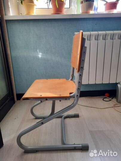Стул школьный