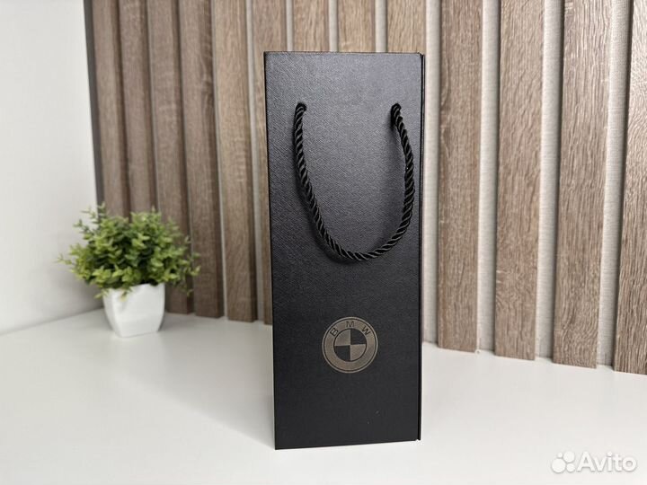 Подарочный термос BMW с датчиком температуры