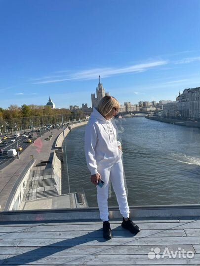 Спортивный костюм женский