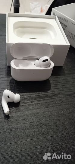 Airpods pro magsafe charging case