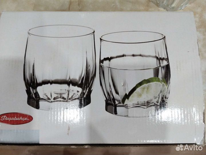 Стаканы, тарелки,форма для выпечки