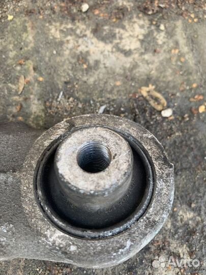 Рычаг подвески задний левый Audi A6 C6 универсал