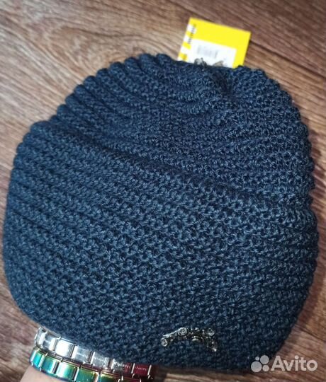 Шапки женские, новые