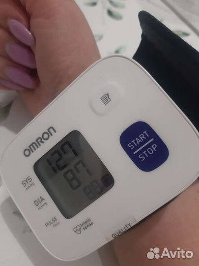Тонометр на запястье omron RS1