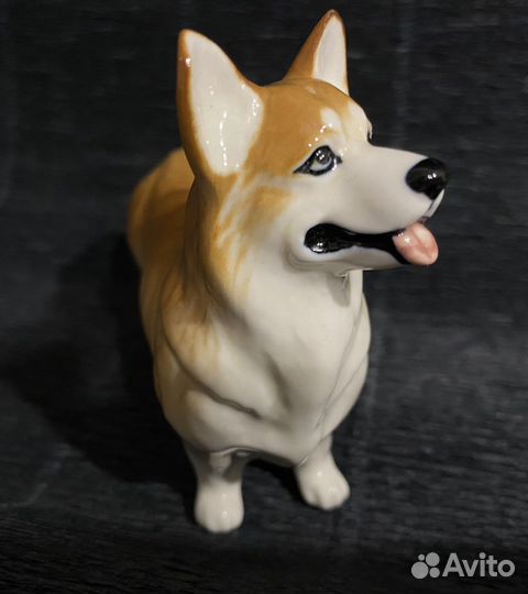 Корги фарфоровая статуэтка собаки