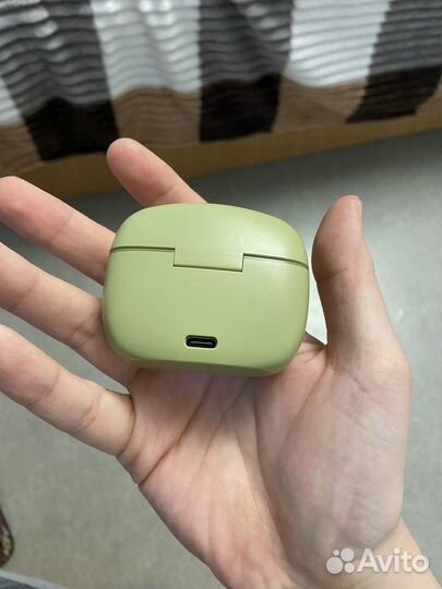 Продам наушники JBL Tune 215TWS