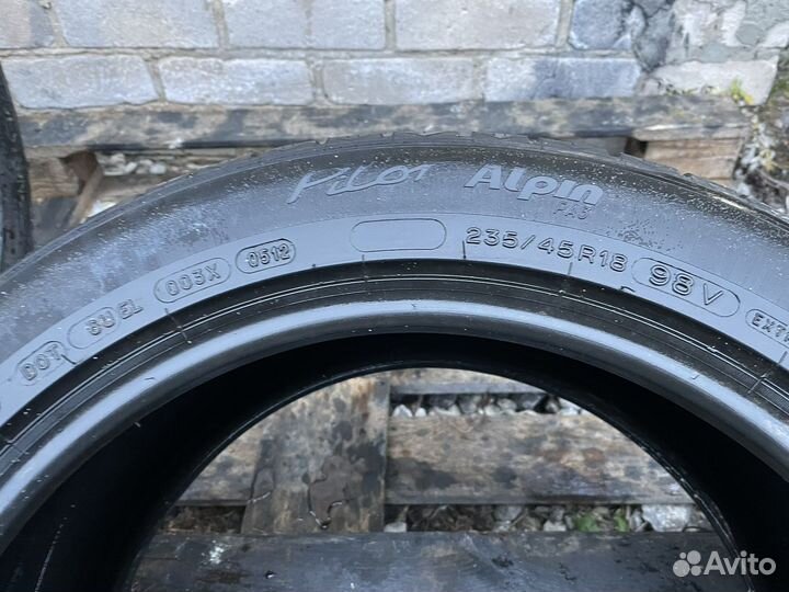 Michelin Pilot Alpin PA3 235/45 R18